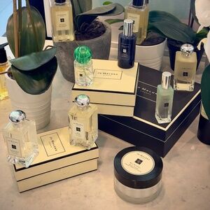 Jo Malone Wild Bluebell Body & Hand Wash 250ml